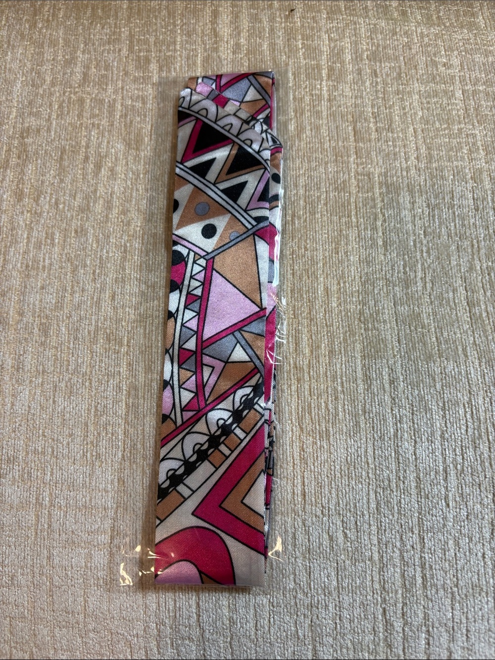 Silk-Feel Geometric Print Skinny Scarf - Pink & Tan Bag accessory
